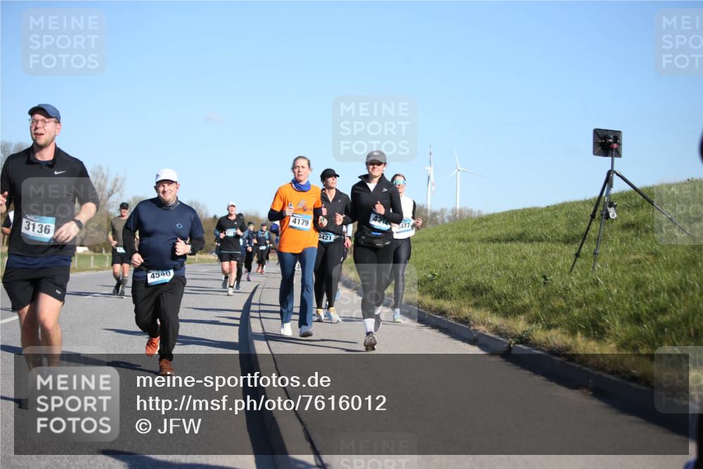 06.04.2025 - 44. Internationalen Wilhelmsburger Insellauf Jannik Wohlers http://msf.ph/oto/7616012 06.04.2025 09:36:37 Laufen 3136, 4540, 4179, 3421, 3477 meine-sportfotos.de