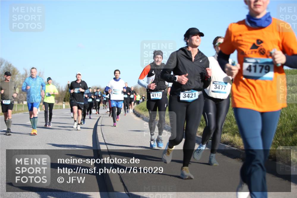 06.04.2025 - 44. Internationalen Wilhelmsburger Insellauf Jannik Wohlers http://msf.ph/oto/7616029 06.04.2025 09:36:40 Laufen 4363, 37, 3807, 4113, 3421, 3477, 4179 meine-sportfotos.de
