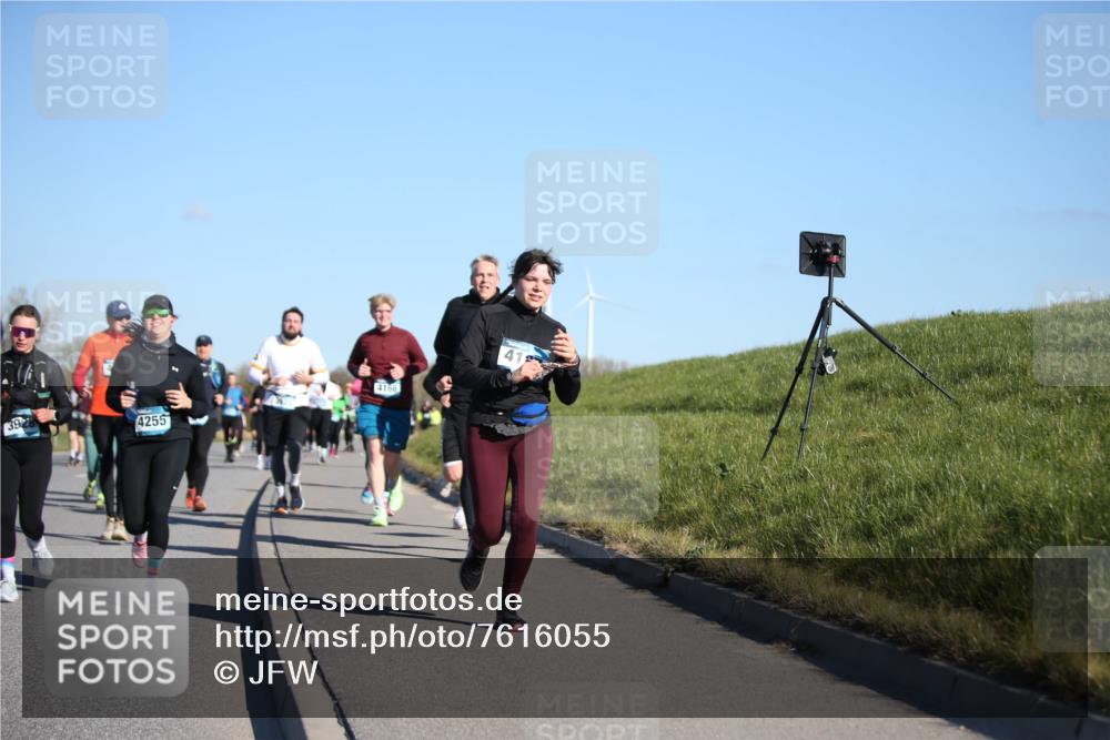 06.04.2025 - 44. Internationalen Wilhelmsburger Insellauf Jannik Wohlers http://msf.ph/oto/7616055 06.04.2025 09:36:47 Laufen 392, 4255, 4166, 4 meine-sportfotos.de