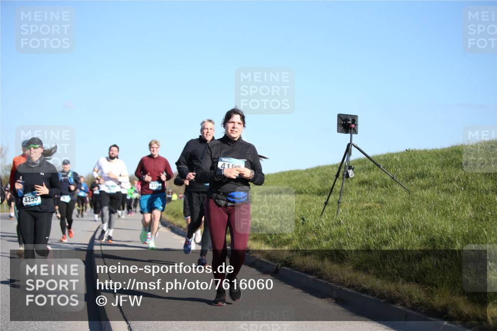 06.04.2025 - 44. Internationalen Wilhelmsburger Insellauf Jannik Wohlers http://msf.ph/oto/7616060 06.04.2025 09:36:48 Laufen 4255, 416, 419 meine-sportfotos.de