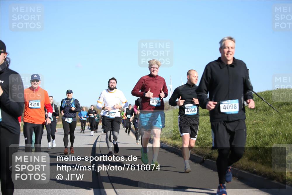 06.04.2025 - 44. Internationalen Wilhelmsburger Insellauf Jannik Wohlers http://msf.ph/oto/7616074 06.04.2025 09:36:50 Laufen 4318, 44, 3523, 4166, 4168, 4098 meine-sportfotos.de