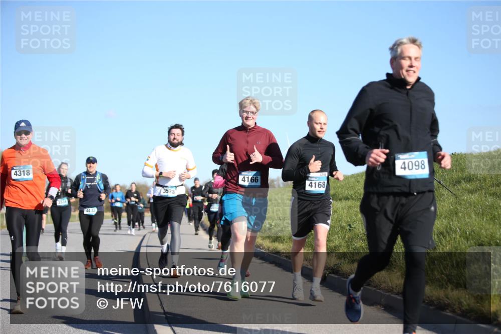 06.04.2025 - 44. Internationalen Wilhelmsburger Insellauf Jannik Wohlers http://msf.ph/oto/7616077 06.04.2025 09:36:50 Laufen 4318, 3534, 4433, 3523, 3883, 4168, 4166, 4168, 4098 meine-sportfotos.de