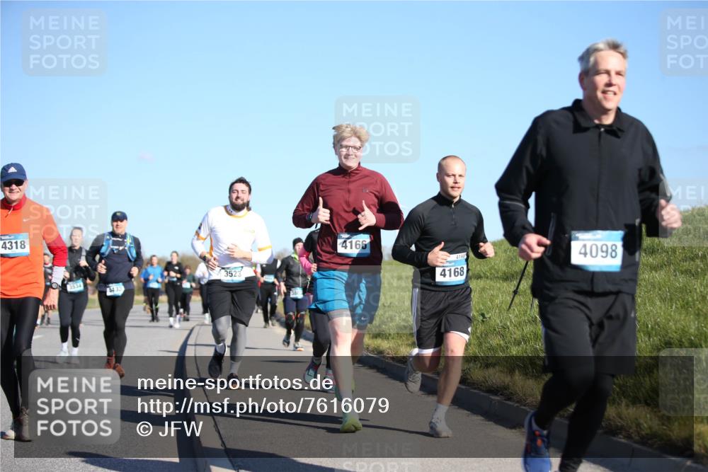 06.04.2025 - 44. Internationalen Wilhelmsburger Insellauf Jannik Wohlers http://msf.ph/oto/7616079 06.04.2025 09:36:50 Laufen 4318, 3534, 3523, 4433, 4166, 4168, 4168, 4098 meine-sportfotos.de