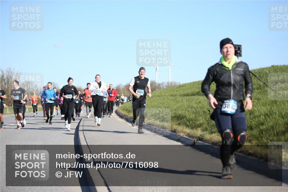 06.04.2025 - 44. Internationalen Wilhelmsburger Insellauf Jannik Wohlers http://msf.ph/oto/7616098 06.04.2025 09:36:55 Laufen 3428, 3010, 3429, 4494, 388 meine-sportfotos.de