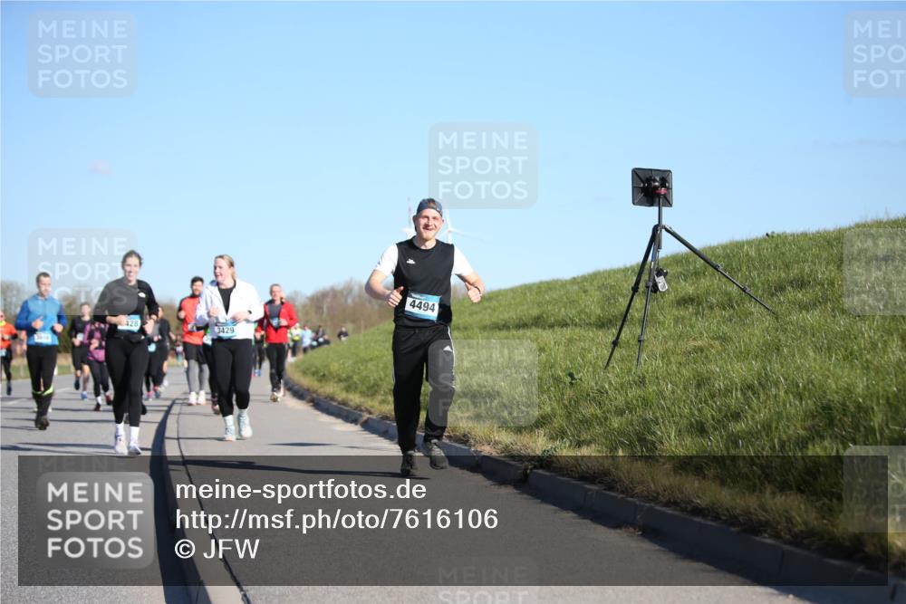 06.04.2025 - 44. Internationalen Wilhelmsburger Insellauf Jannik Wohlers http://msf.ph/oto/7616106 06.04.2025 09:36:56 Laufen 428, 3429, 4494 meine-sportfotos.de
