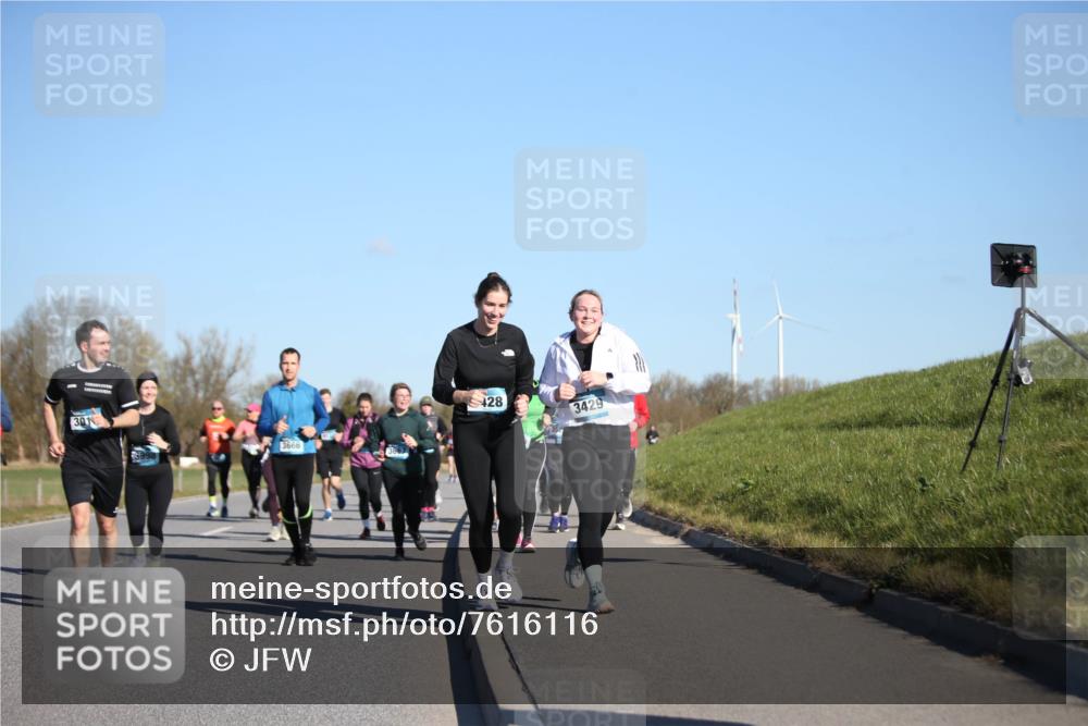 06.04.2025 - 44. Internationalen Wilhelmsburger Insellauf Jannik Wohlers http://msf.ph/oto/7616116 06.04.2025 09:36:58 Laufen 301, 3666, 428, 3429 meine-sportfotos.de