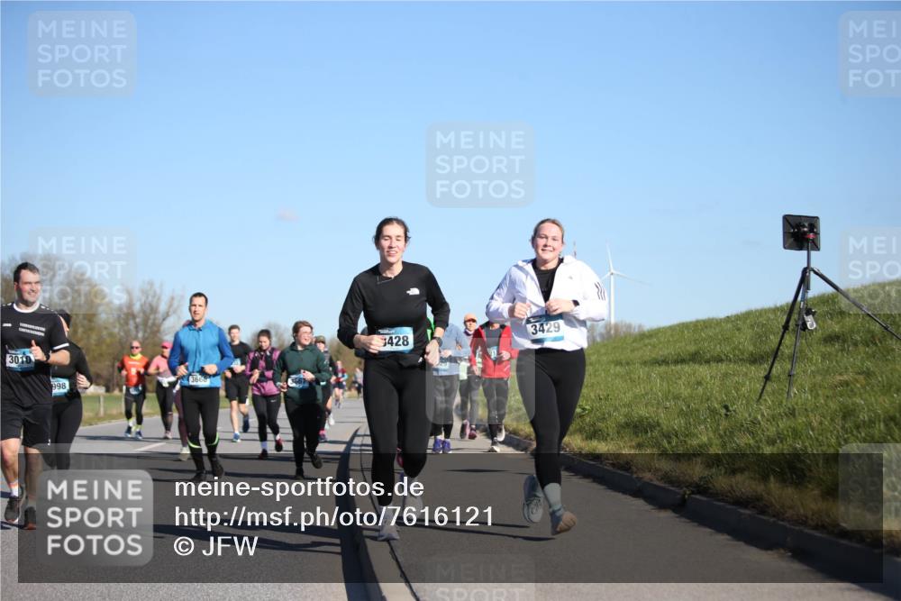 06.04.2025 - 44. Internationalen Wilhelmsburger Insellauf Jannik Wohlers http://msf.ph/oto/7616121 06.04.2025 09:36:59 Laufen 3010, 3666, 3667, 998, 428, 3429 meine-sportfotos.de