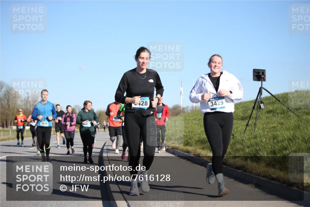 06.04.2025 - 44. Internationalen Wilhelmsburger Insellauf Jannik Wohlers http://msf.ph/oto/7616128 06.04.2025 09:37:00 Laufen 3666, 428, 1212, 3429 meine-sportfotos.de