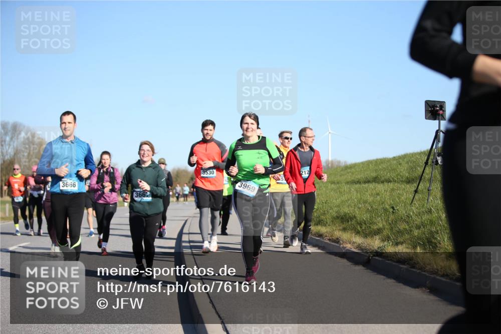 06.04.2025 - 44. Internationalen Wilhelmsburger Insellauf Jannik Wohlers http://msf.ph/oto/7616143 06.04.2025 09:37:01 Laufen 3666, 366, 3530, 3969, 212 meine-sportfotos.de