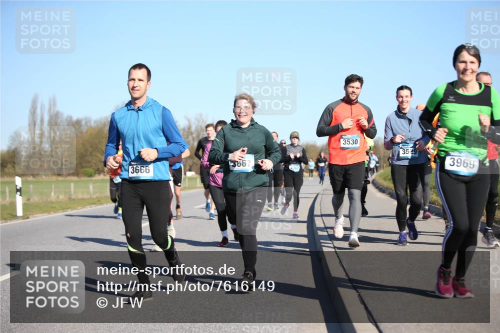 06.04.2025 - 44. Internationalen Wilhelmsburger Insellauf Jannik Wohlers http://msf.ph/oto/7616149 06.04.2025 09:37:02 Laufen 366, 3666, 3530, 3529, 3969 meine-sportfotos.de