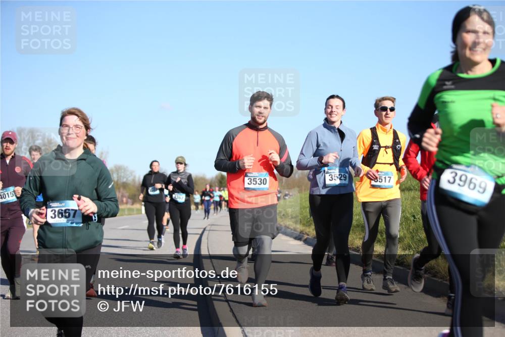 06.04.2025 - 44. Internationalen Wilhelmsburger Insellauf Jannik Wohlers http://msf.ph/oto/7616155 06.04.2025 09:37:03 Laufen 4015, 3667, 4367, 3530, 3529, 517, 3969 meine-sportfotos.de