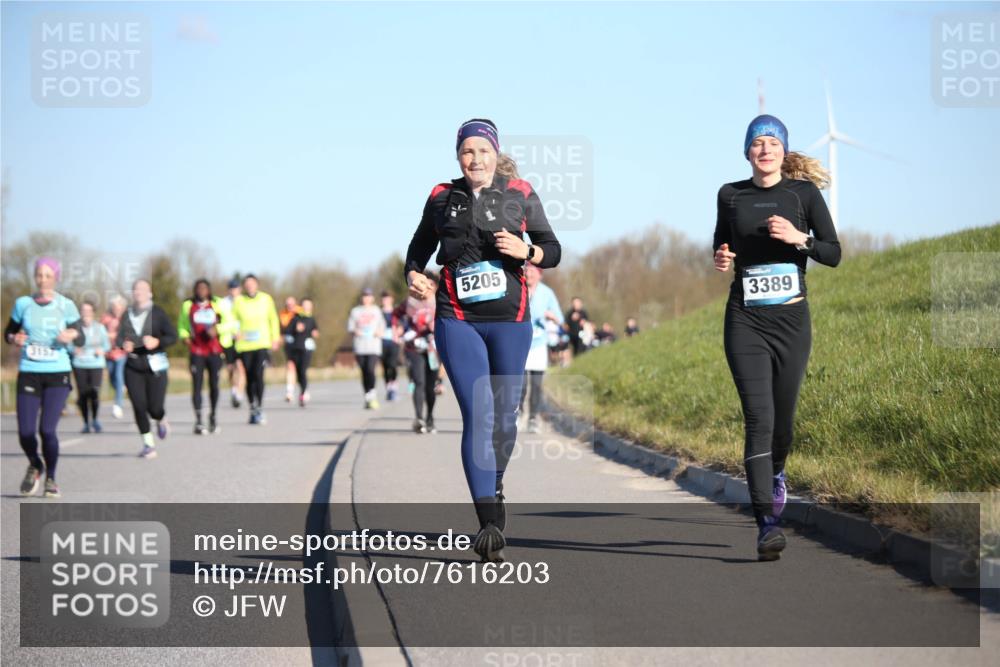 06.04.2025 - 44. Internationalen Wilhelmsburger Insellauf Jannik Wohlers http://msf.ph/oto/7616203 06.04.2025 09:37:16 Laufen 5205, 3389 meine-sportfotos.de