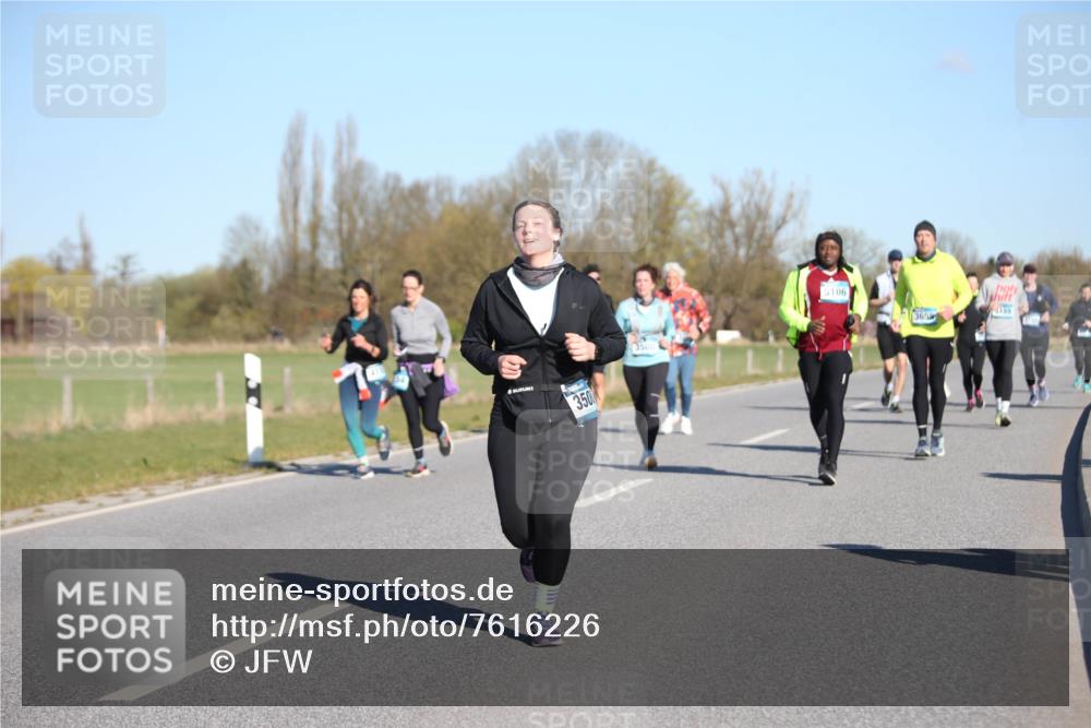 06.04.2025 - 44. Internationalen Wilhelmsburger Insellauf Jannik Wohlers http://msf.ph/oto/7616226 06.04.2025 09:37:23 Laufen 350, 3500, 5106, 365 meine-sportfotos.de