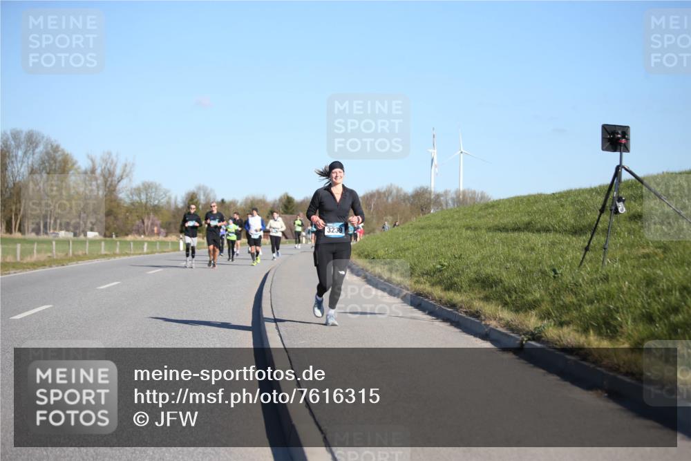 06.04.2025 - 44. Internationalen Wilhelmsburger Insellauf Jannik Wohlers http://msf.ph/oto/7616315 06.04.2025 09:37:38 Laufen 3239 meine-sportfotos.de
