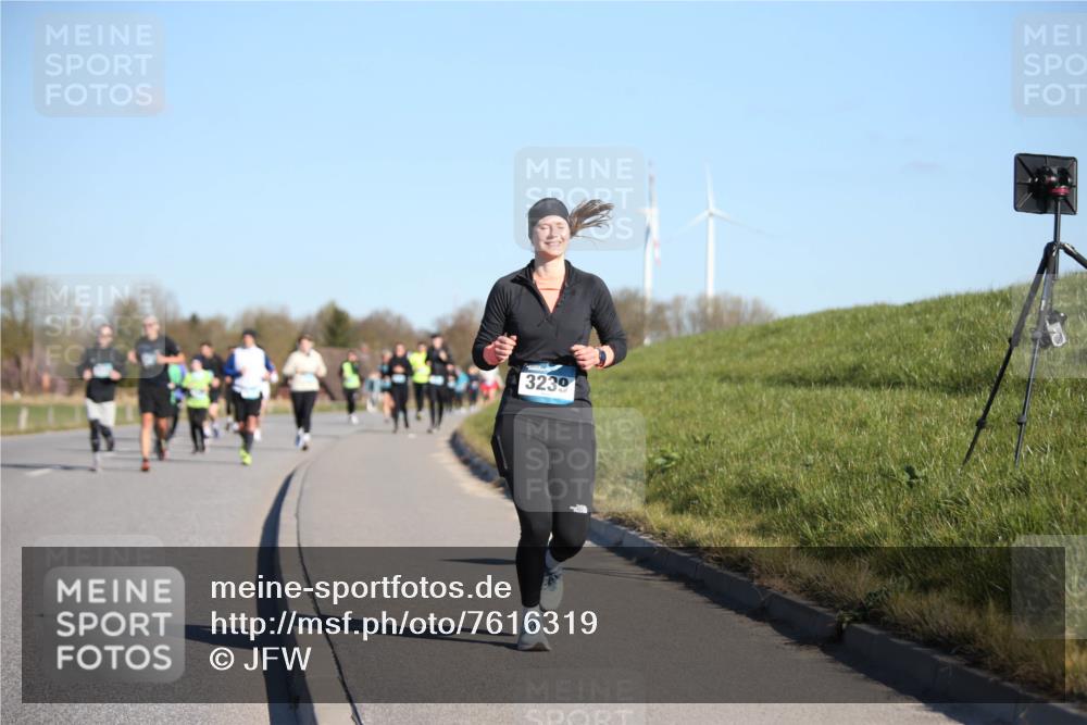 06.04.2025 - 44. Internationalen Wilhelmsburger Insellauf Jannik Wohlers http://msf.ph/oto/7616319 06.04.2025 09:37:39 Laufen 3239 meine-sportfotos.de