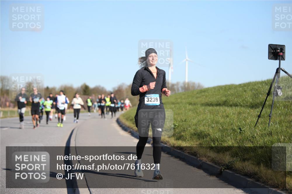 06.04.2025 - 44. Internationalen Wilhelmsburger Insellauf Jannik Wohlers http://msf.ph/oto/7616321 06.04.2025 09:37:40 Laufen 3239 meine-sportfotos.de