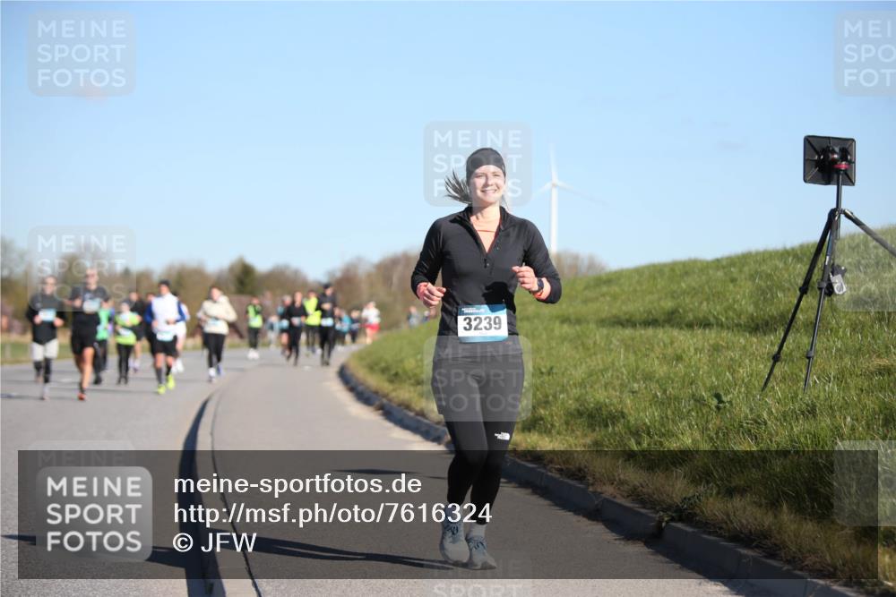 06.04.2025 - 44. Internationalen Wilhelmsburger Insellauf Jannik Wohlers http://msf.ph/oto/7616324 06.04.2025 09:37:40 Laufen 3239 meine-sportfotos.de