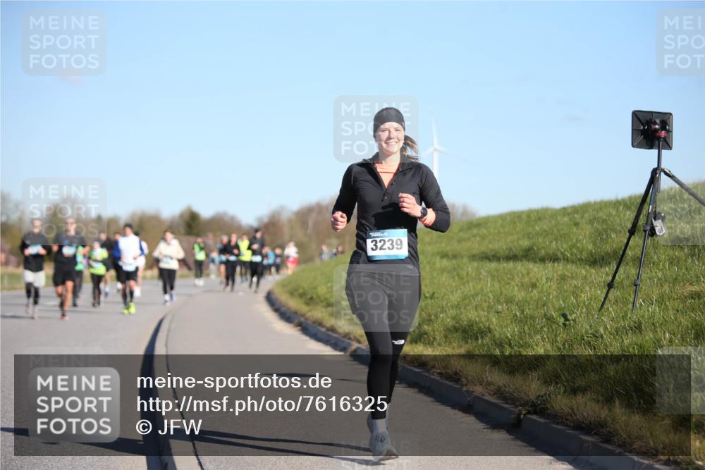 06.04.2025 - 44. Internationalen Wilhelmsburger Insellauf Jannik Wohlers http://msf.ph/oto/7616325 06.04.2025 09:37:40 Laufen 3239 meine-sportfotos.de