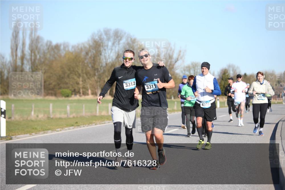 06.04.2025 - 44. Internationalen Wilhelmsburger Insellauf Jannik Wohlers http://msf.ph/oto/7616328 06.04.2025 09:37:48 Laufen 3312, 3311, 842, 4533, 419, 4483 meine-sportfotos.de