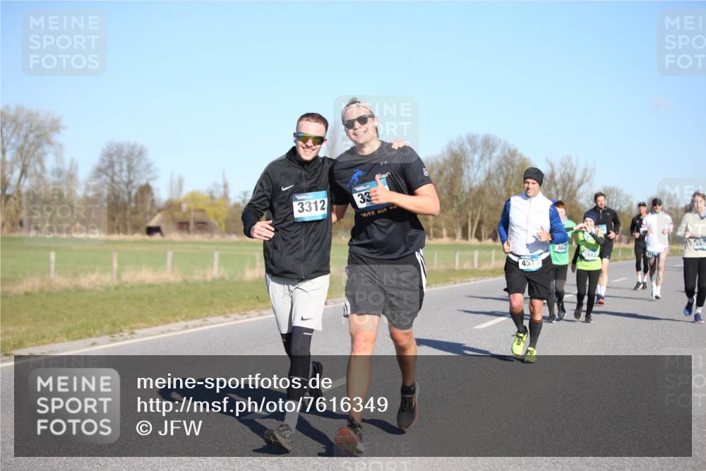 06.04.2025 - 44. Internationalen Wilhelmsburger Insellauf Jannik Wohlers http://msf.ph/oto/7616349 06.04.2025 09:37:50 Laufen 3312, 33, 4533, 384, 3843 meine-sportfotos.de