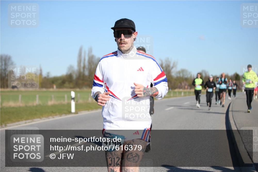 06.04.2025 - 44. Internationalen Wilhelmsburger Insellauf Jannik Wohlers http://msf.ph/oto/7616379 06.04.2025 09:37:57 Laufen 4198, 1312 meine-sportfotos.de