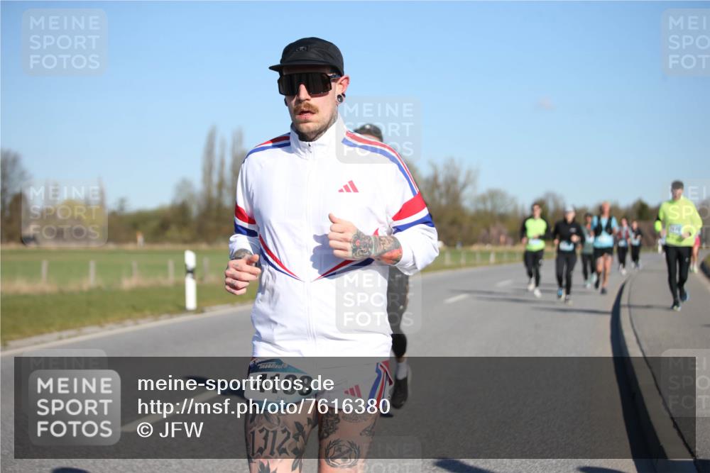 06.04.2025 - 44. Internationalen Wilhelmsburger Insellauf Jannik Wohlers http://msf.ph/oto/7616380 06.04.2025 09:37:57 Laufen 4198, 1312, 3174 meine-sportfotos.de