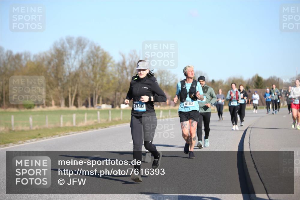 06.04.2025 - 44. Internationalen Wilhelmsburger Insellauf Jannik Wohlers http://msf.ph/oto/7616393 06.04.2025 09:38:01 Laufen 4023, 4162, 3740 meine-sportfotos.de