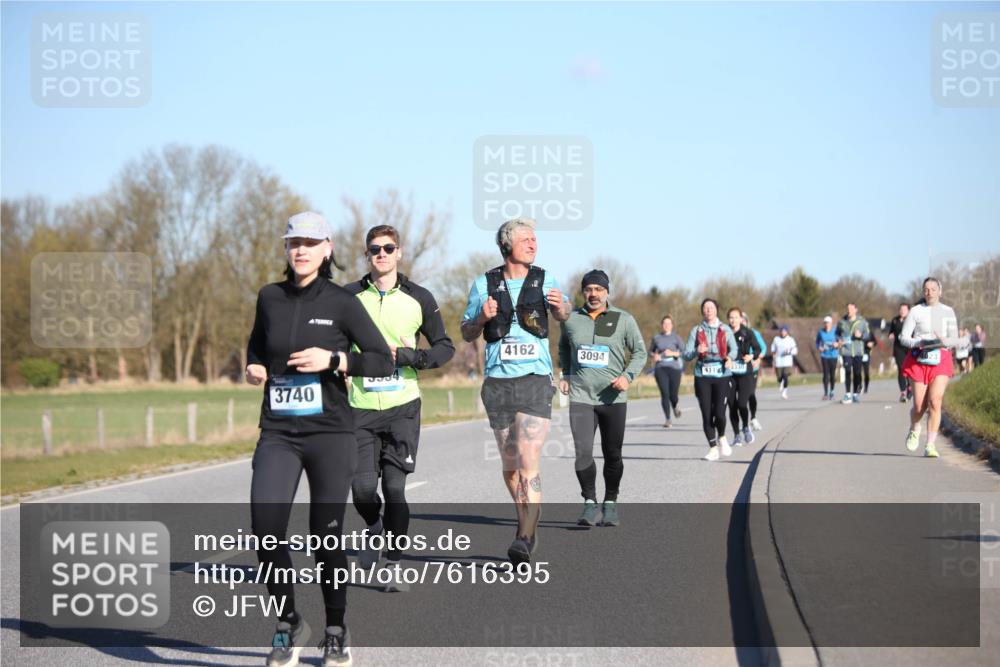 06.04.2025 - 44. Internationalen Wilhelmsburger Insellauf Jannik Wohlers http://msf.ph/oto/7616395 06.04.2025 09:38:02 Laufen 3740, 4162, 3094 meine-sportfotos.de