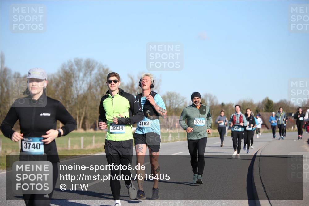 06.04.2025 - 44. Internationalen Wilhelmsburger Insellauf Jannik Wohlers http://msf.ph/oto/7616405 06.04.2025 09:38:03 Laufen 3740, 3934, 4162, 3094 meine-sportfotos.de