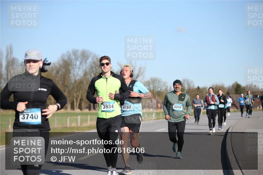 06.04.2025 - 44. Internationalen Wilhelmsburger Insellauf Jannik Wohlers http://msf.ph/oto/7616406 06.04.2025 09:38:03 Laufen 3934, 4162, 3094, 3330, 119, 3740 meine-sportfotos.de