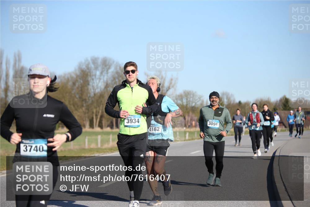 06.04.2025 - 44. Internationalen Wilhelmsburger Insellauf Jannik Wohlers http://msf.ph/oto/7616407 06.04.2025 09:38:03 Laufen 3740, 3934, 4162, 3094 meine-sportfotos.de