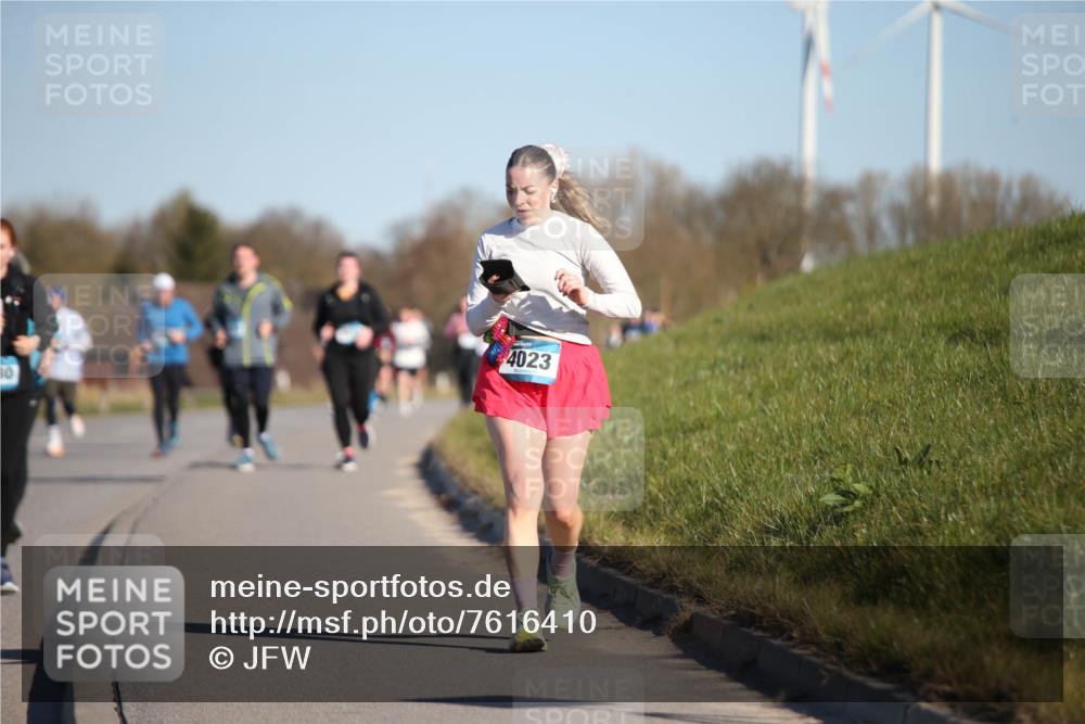 06.04.2025 - 44. Internationalen Wilhelmsburger Insellauf Jannik Wohlers http://msf.ph/oto/7616410 06.04.2025 09:38:06 Laufen 30, 4023 meine-sportfotos.de