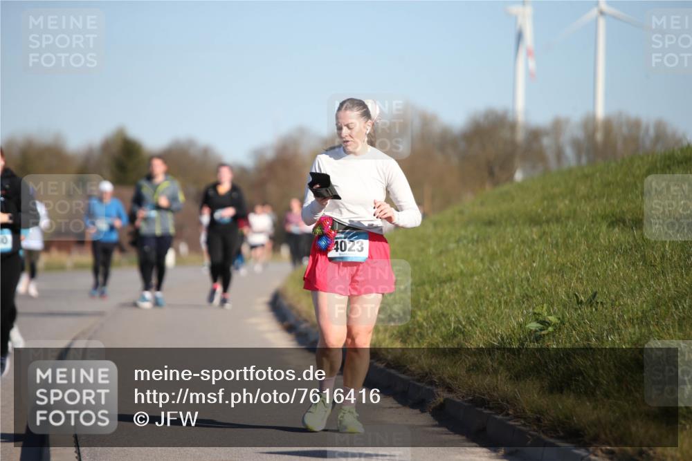 06.04.2025 - 44. Internationalen Wilhelmsburger Insellauf Jannik Wohlers http://msf.ph/oto/7616416 06.04.2025 09:38:06 Laufen 4023 meine-sportfotos.de