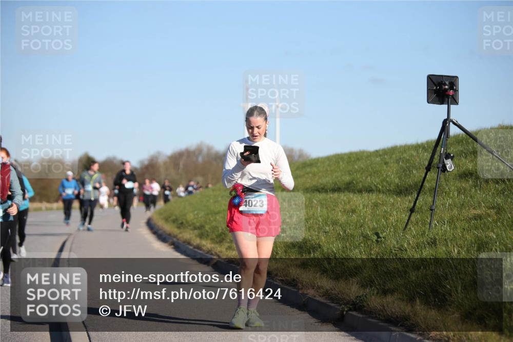 06.04.2025 - 44. Internationalen Wilhelmsburger Insellauf Jannik Wohlers http://msf.ph/oto/7616424 06.04.2025 09:38:09 Laufen 4023 meine-sportfotos.de