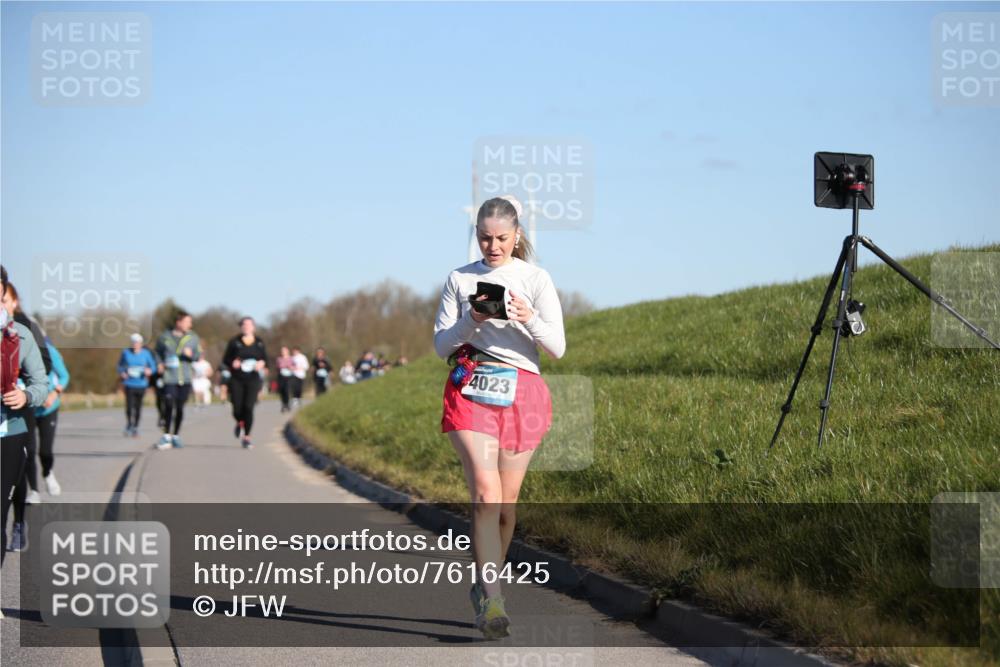 06.04.2025 - 44. Internationalen Wilhelmsburger Insellauf Jannik Wohlers http://msf.ph/oto/7616425 06.04.2025 09:38:09 Laufen 4023 meine-sportfotos.de
