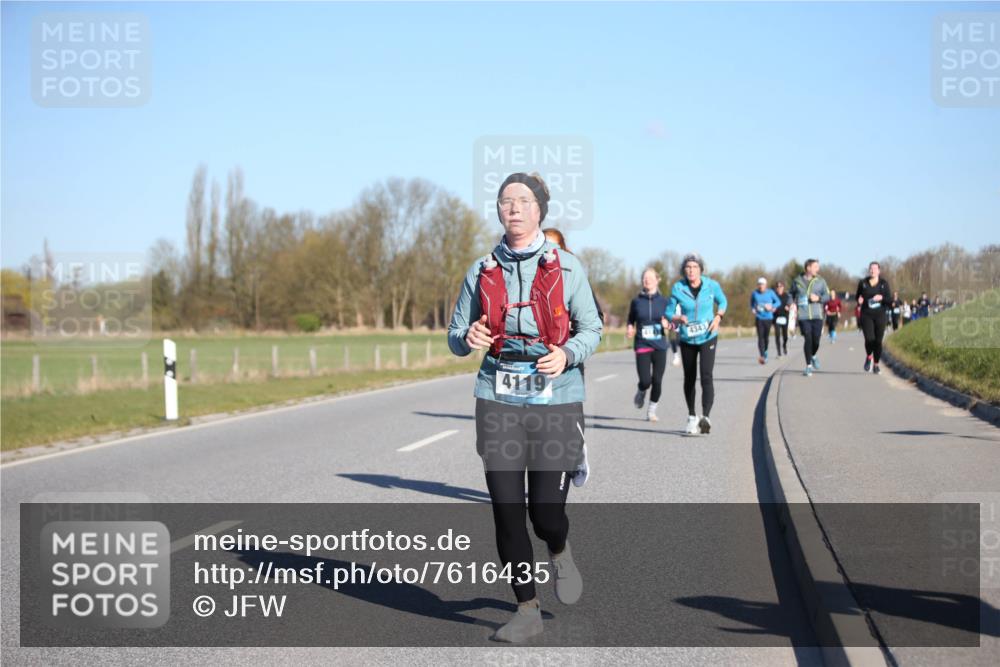 06.04.2025 - 44. Internationalen Wilhelmsburger Insellauf Jannik Wohlers http://msf.ph/oto/7616435 06.04.2025 09:38:11 Laufen 4343, 4119 meine-sportfotos.de