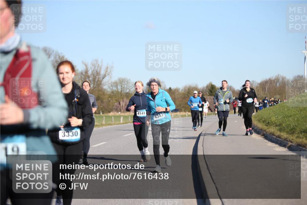 06.04.2025 - 44. Internationalen Wilhelmsburger Insellauf Jannik Wohlers http://msf.ph/oto/7616438 06.04.2025 09:38:13 Laufen 19, 3330, 4141, 4343, 3029 meine-sportfotos.de