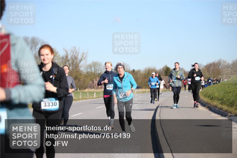 06.04.2025 - 44. Internationalen Wilhelmsburger Insellauf Jannik Wohlers http://msf.ph/oto/7616439 06.04.2025 09:38:13 Laufen 3330, 4141, 434, 3029 meine-sportfotos.de
