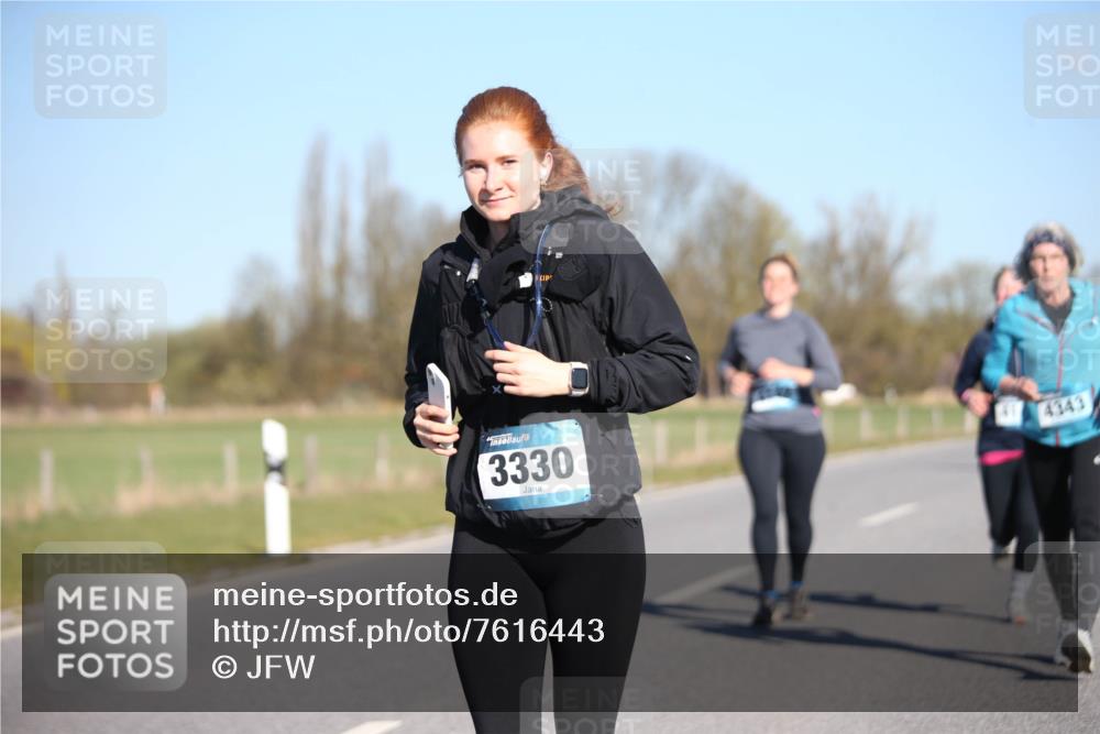 06.04.2025 - 44. Internationalen Wilhelmsburger Insellauf Jannik Wohlers http://msf.ph/oto/7616443 06.04.2025 09:38:14 Laufen 3330, 4343 meine-sportfotos.de