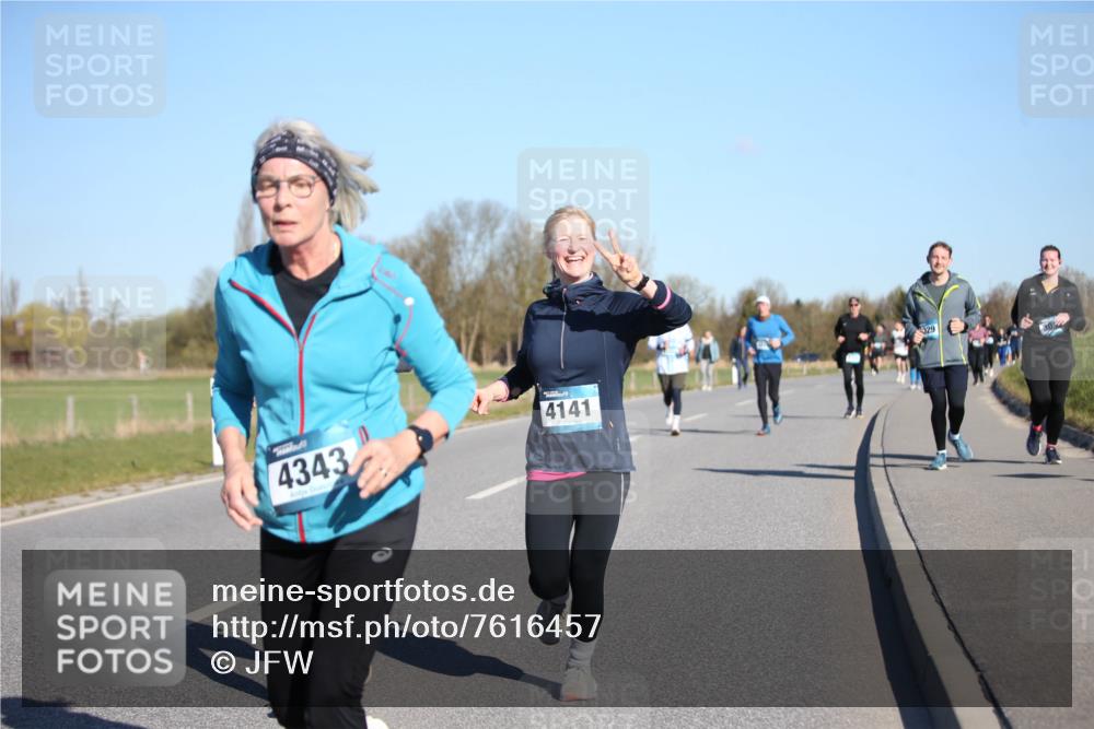 06.04.2025 - 44. Internationalen Wilhelmsburger Insellauf Jannik Wohlers http://msf.ph/oto/7616457 06.04.2025 09:38:17 Laufen 4343, 4141, 329 meine-sportfotos.de