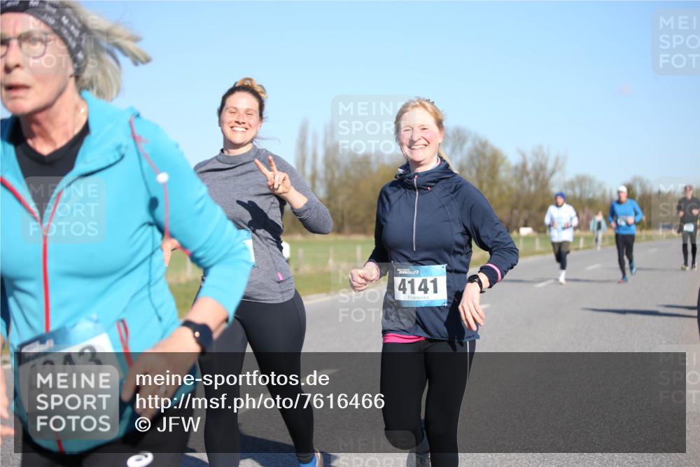 06.04.2025 - 44. Internationalen Wilhelmsburger Insellauf Jannik Wohlers http://msf.ph/oto/7616466 06.04.2025 09:38:17 Laufen 4343, 4141 meine-sportfotos.de