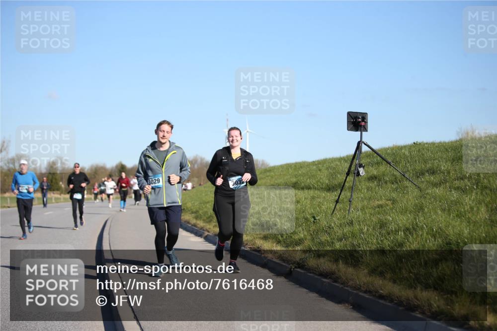 06.04.2025 - 44. Internationalen Wilhelmsburger Insellauf Jannik Wohlers http://msf.ph/oto/7616468 06.04.2025 09:38:19 Laufen 3029, 3032 meine-sportfotos.de