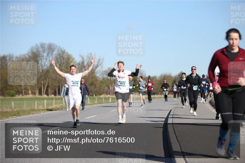 06.04.2025 - 44. Internationalen Wilhelmsburger Insellauf Jannik Wohlers http://msf.ph/oto/7616500 06.04.2025 09:38:31 Laufen 4074, 4072, 3569 meine-sportfotos.de
