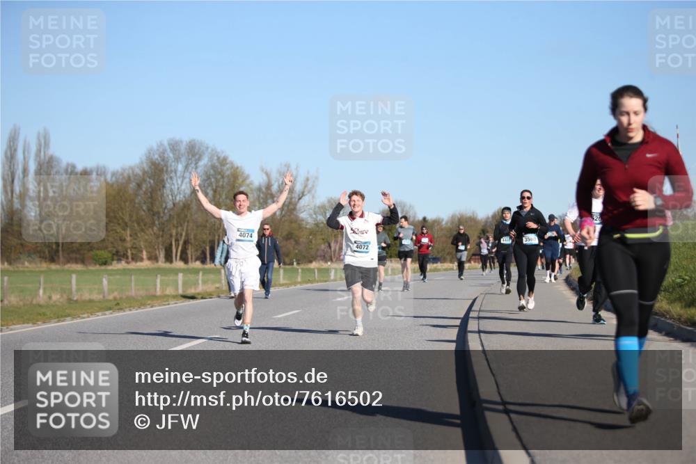 06.04.2025 - 44. Internationalen Wilhelmsburger Insellauf Jannik Wohlers http://msf.ph/oto/7616502 06.04.2025 09:38:31 Laufen 4074, 4408, 3569, 4072, 520 meine-sportfotos.de