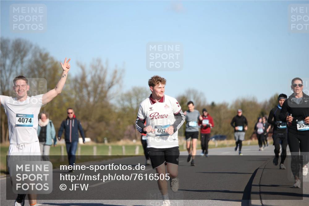06.04.2025 - 44. Internationalen Wilhelmsburger Insellauf Jannik Wohlers http://msf.ph/oto/7616505 06.04.2025 09:38:32 Laufen 4074, 407, 356 meine-sportfotos.de