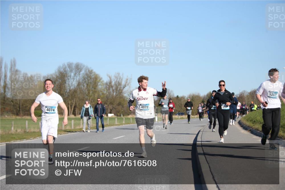 06.04.2025 - 44. Internationalen Wilhelmsburger Insellauf Jannik Wohlers http://msf.ph/oto/7616508 06.04.2025 09:38:33 Laufen 4074, 4072, 3569, 5207 meine-sportfotos.de