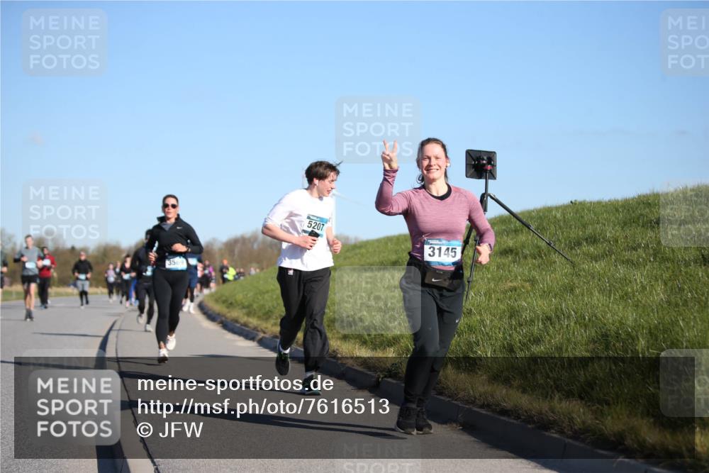 06.04.2025 - 44. Internationalen Wilhelmsburger Insellauf Jannik Wohlers http://msf.ph/oto/7616513 06.04.2025 09:38:34 Laufen 3569, 5207, 3145 meine-sportfotos.de