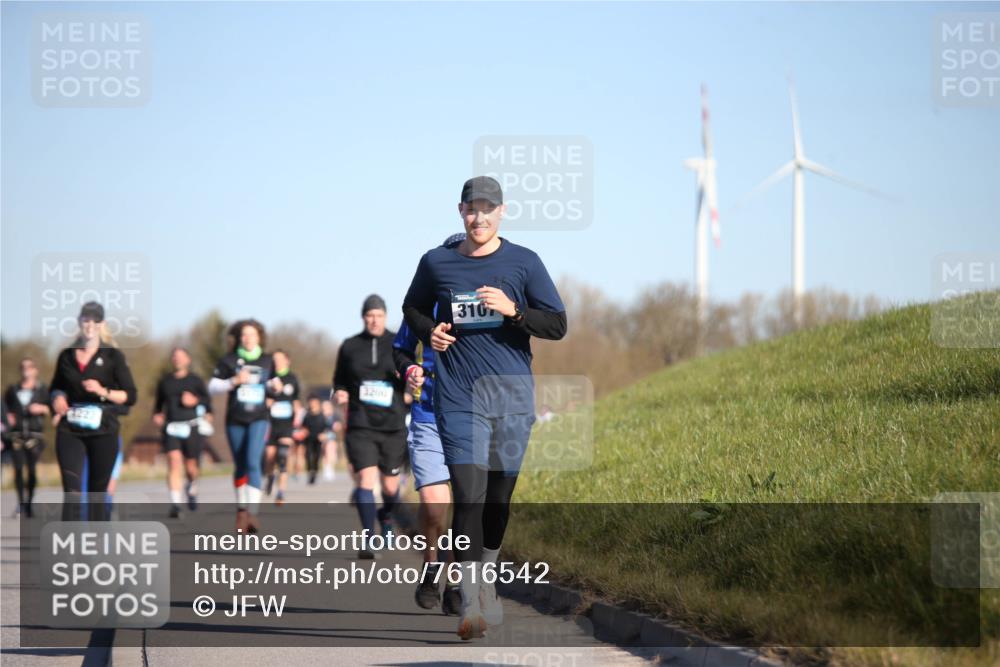 06.04.2025 - 44. Internationalen Wilhelmsburger Insellauf Jannik Wohlers http://msf.ph/oto/7616542 06.04.2025 09:38:41 Laufen 3200, 3107 meine-sportfotos.de