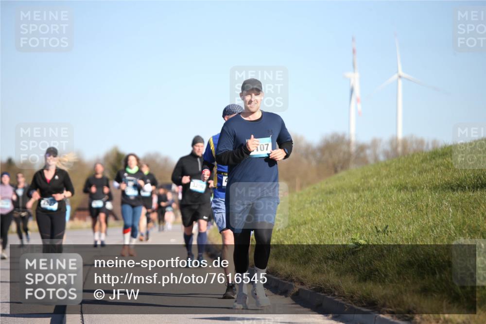 06.04.2025 - 44. Internationalen Wilhelmsburger Insellauf Jannik Wohlers http://msf.ph/oto/7616545 06.04.2025 09:38:41 Laufen 3200, 07 meine-sportfotos.de