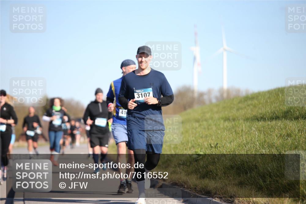 06.04.2025 - 44. Internationalen Wilhelmsburger Insellauf Jannik Wohlers http://msf.ph/oto/7616552 06.04.2025 09:38:42 Laufen 41, 3107 meine-sportfotos.de
